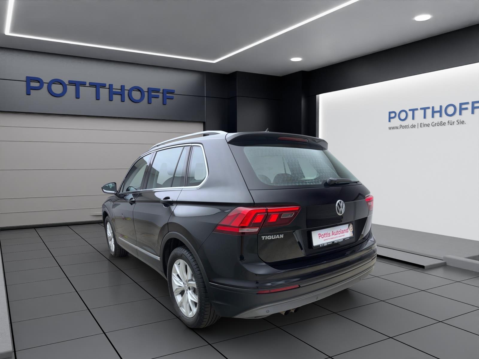 Volkswagen Tiguan 1.5 TSI COMFORTLINE NAVI AHK SITZHZG