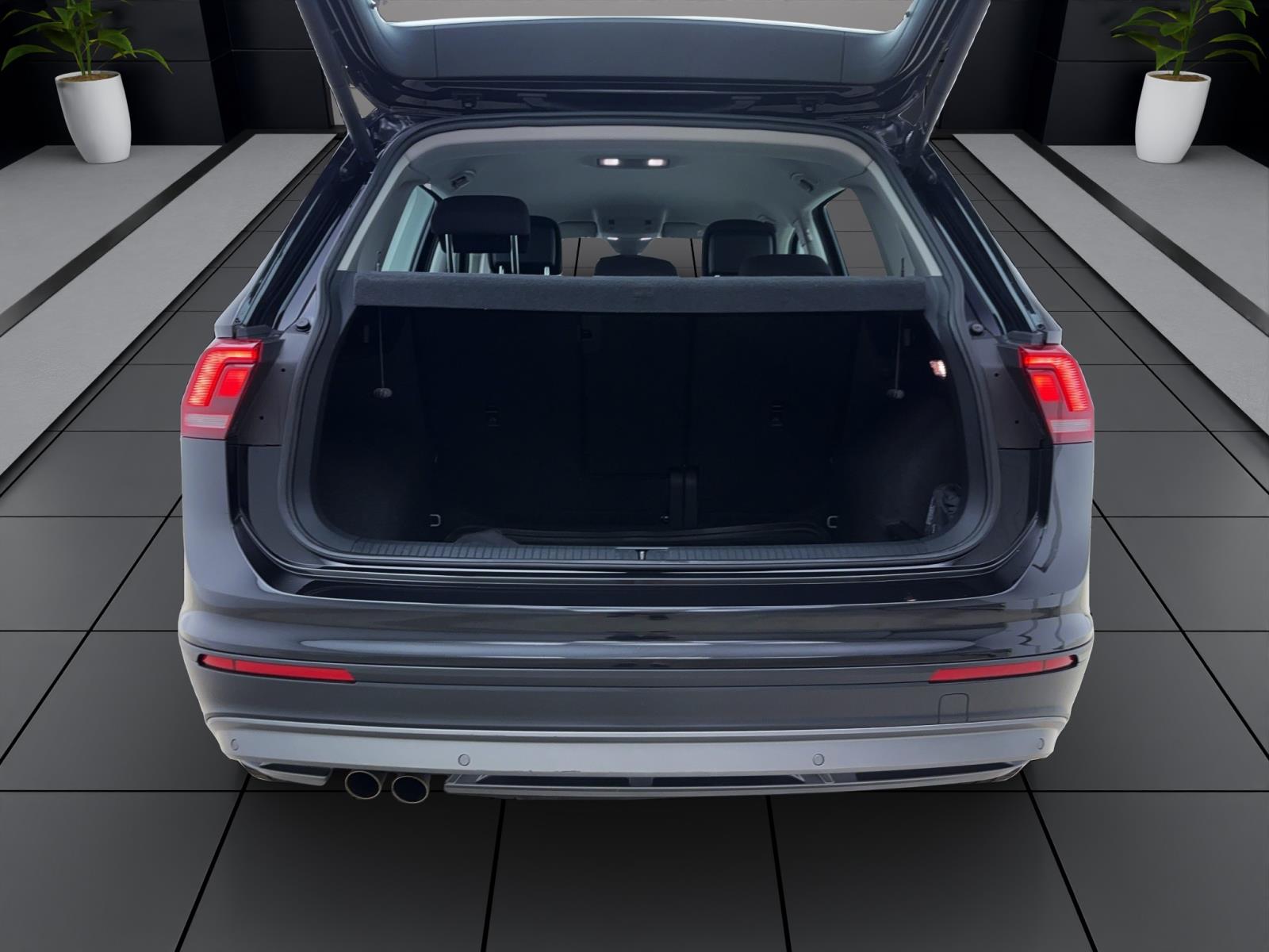 Volkswagen Tiguan 1.5 TSI COMFORTLINE NAVI AHK SITZHZG