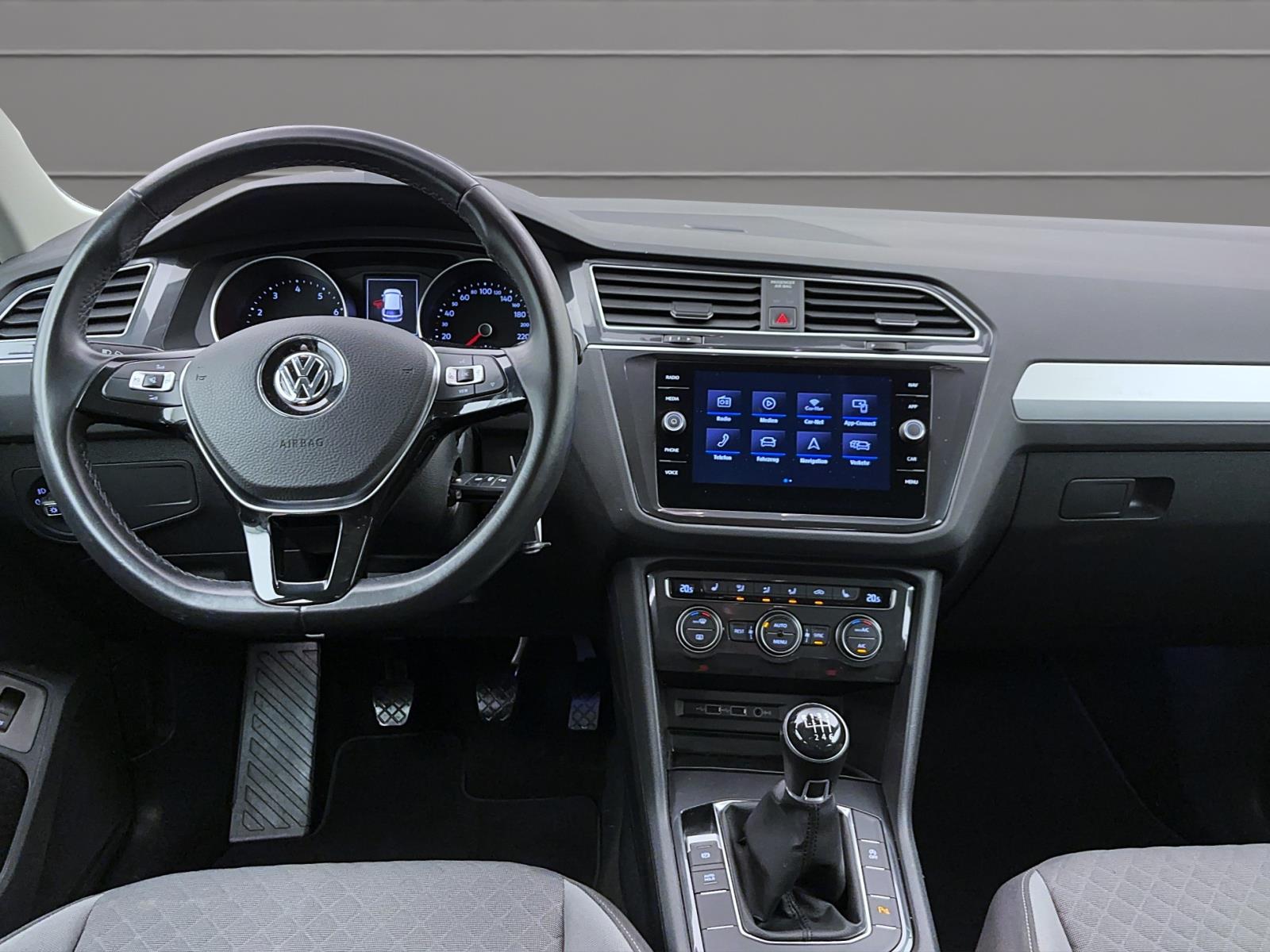 Volkswagen Tiguan 1.5 TSI COMFORTLINE NAVI AHK SITZHZG