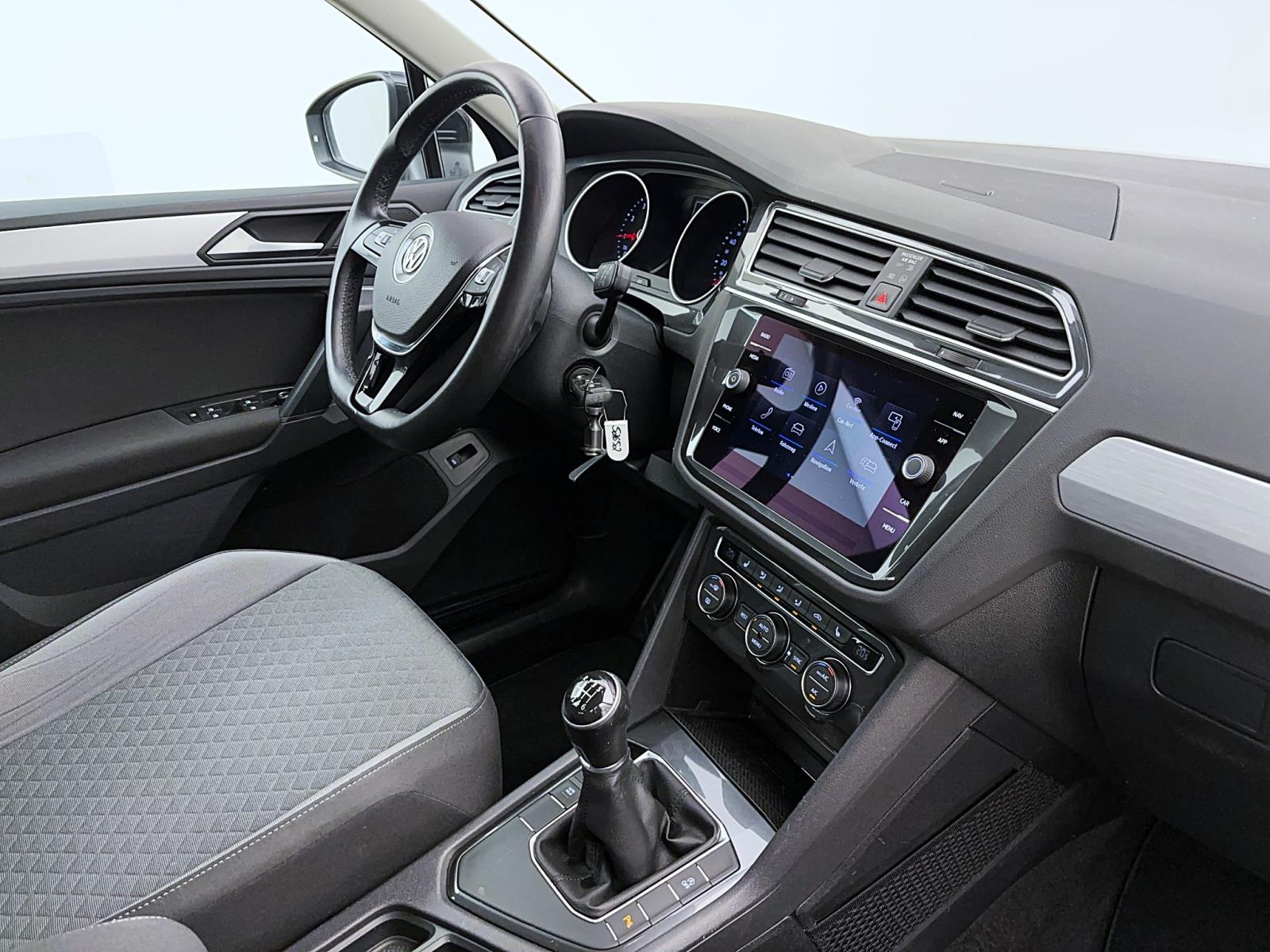 Volkswagen Tiguan 1.5 TSI COMFORTLINE NAVI AHK SITZHZG