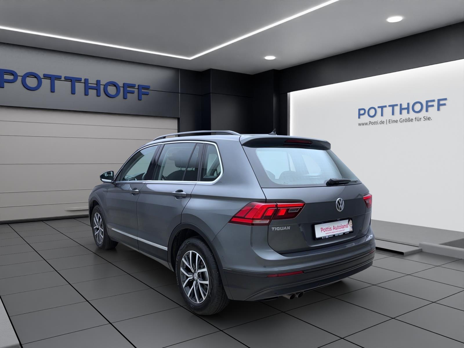 Volkswagen Tiguan 1.5 TSI Comfortline RearView Sitzhzg ParkAssist LaneAssist