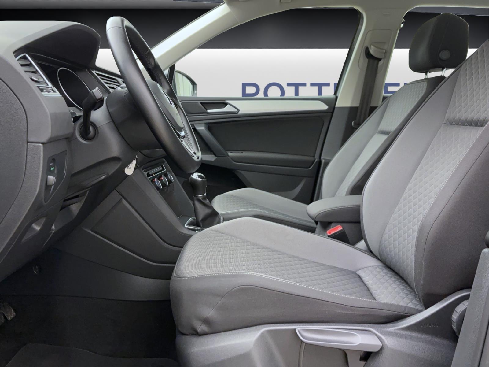 Volkswagen Tiguan 1.5 TSI Comfortline RearView Sitzhzg ParkAssist LaneAssist