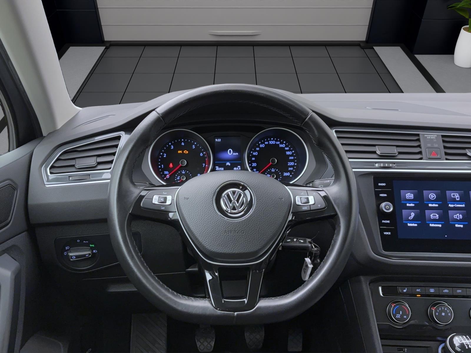 Volkswagen Tiguan 1.5 TSI Comfortline RearView Sitzhzg ParkAssist LaneAssist