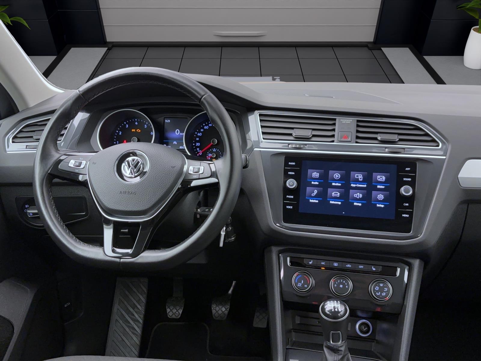 Volkswagen Tiguan 1.5 TSI Comfortline RearView Sitzhzg ParkAssist LaneAssist