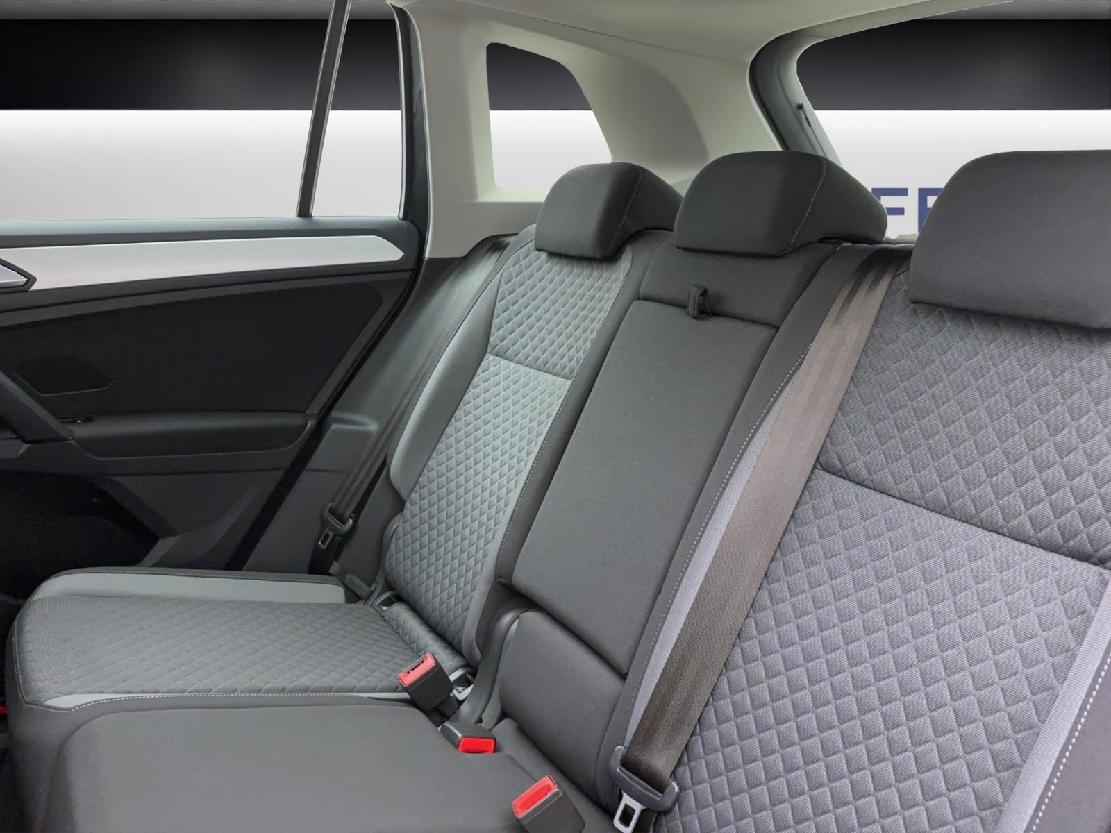 Volkswagen Tiguan 1.5 TSI Comfortline RearView Sitzhzg ParkAssist LaneAssist