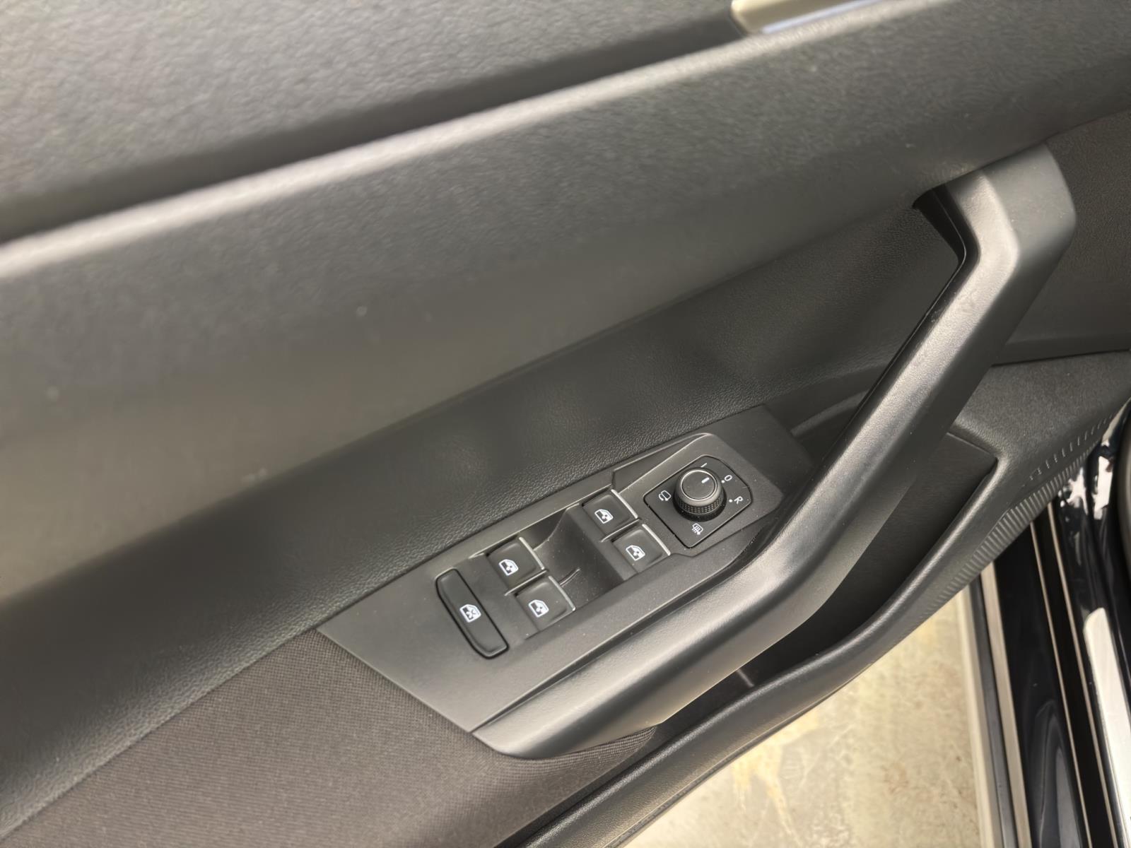 Volkswagen Taigo 1.0 TSI MOVE KAMERA LED IQ.DRIVE ACC