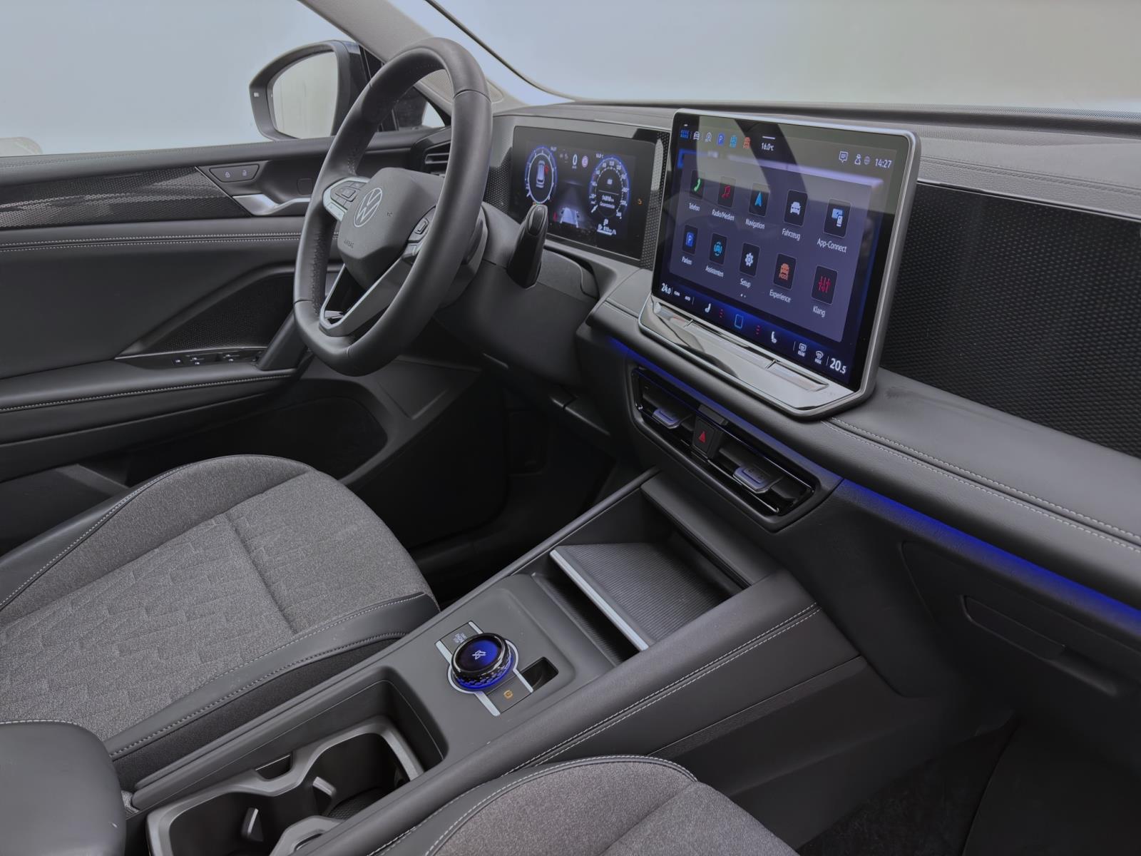 Volkswagen Tiguan 1.5 eTSI DSG LIFE AHK KAMAERA ACC LED