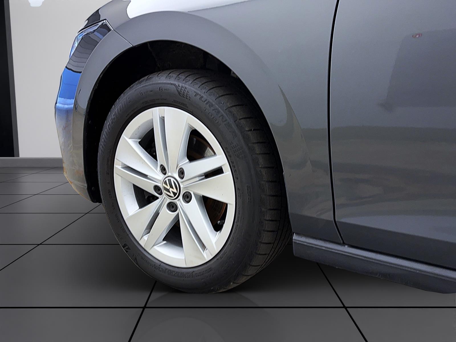 Volkswagen Golf 8 2.0 TDI Life Navi LED ACC Sitzhzg FrontAssist