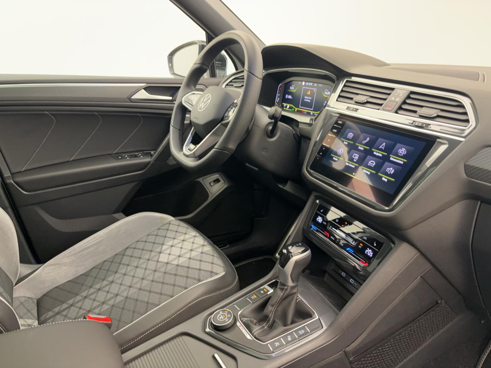 Volkswagen Tiguan Allspace 2.0 TDI DSG R-Line Black Style 4MotionPano AHK ACC DCC AreaView IQ.Light