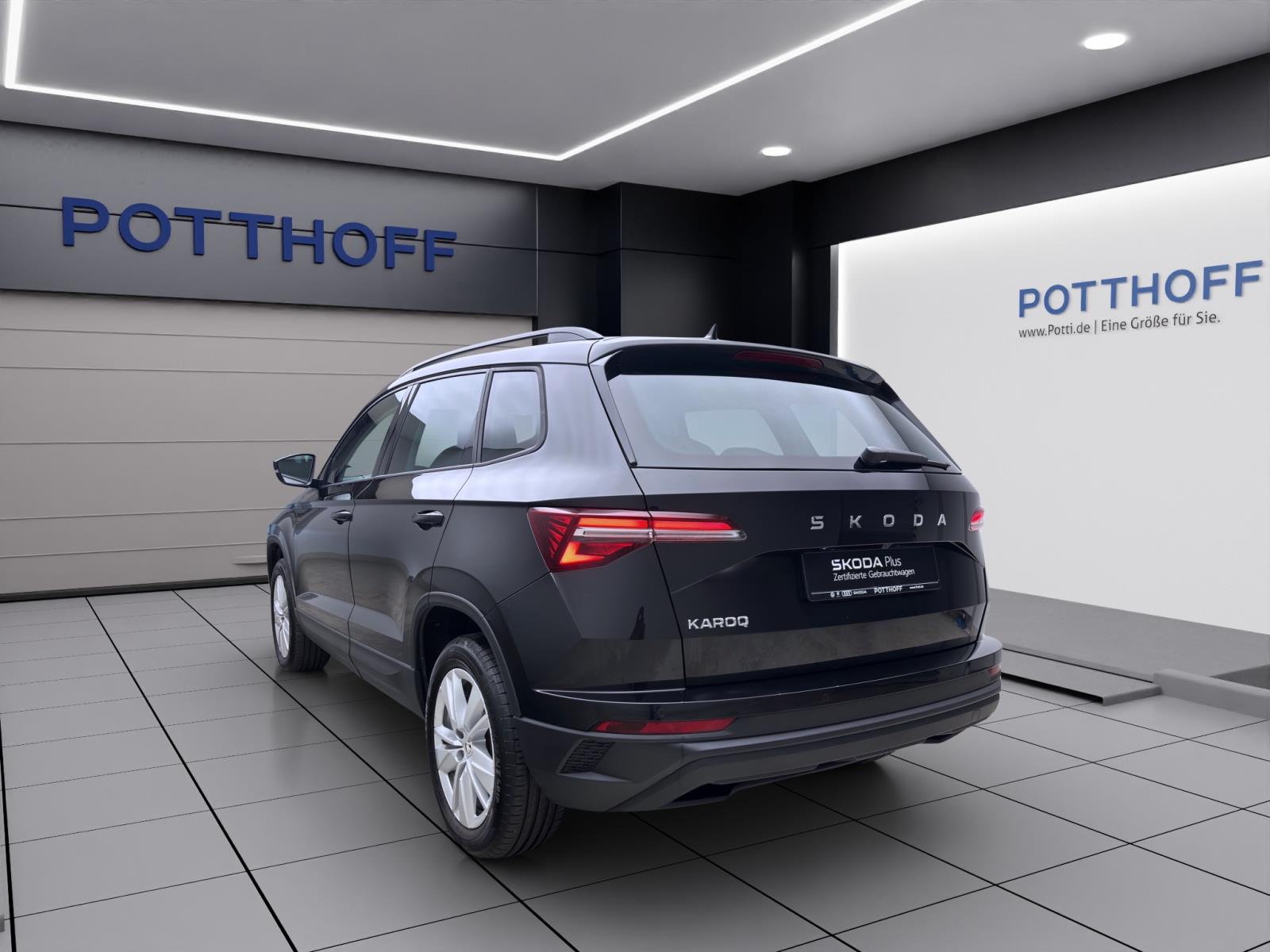 Skoda Karoq 1.5 TSI DSG SELECTION AHK NAVI KAMERA ACC LED