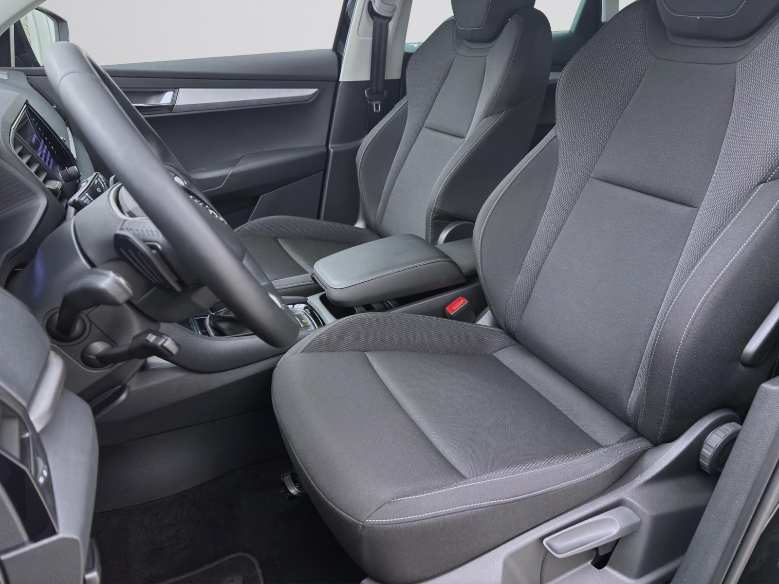 Skoda Karoq 1.5 TSI DSG SELECTION AHK NAVI KAMERA ACC LED