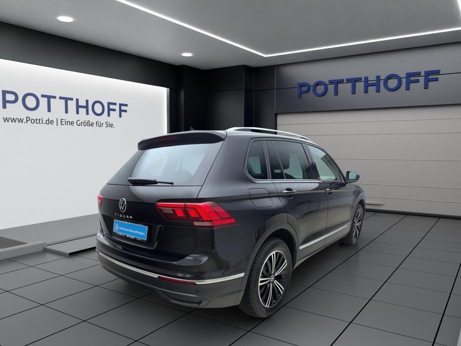 Volkswagen Tiguan 1.5 TSI Active Navi LED IQ.Drive RearView LaneAssist Sitzhzg