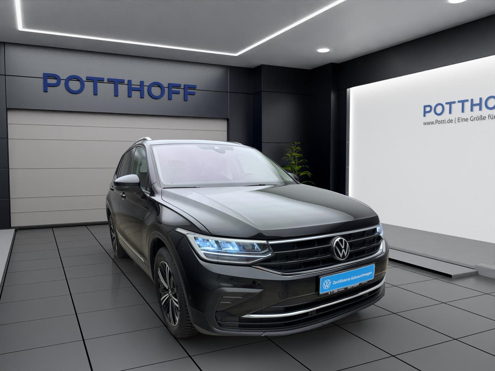 Volkswagen Tiguan 1.5 TSI Active Navi LED IQ.Drive RearView LaneAssist Sitzhzg