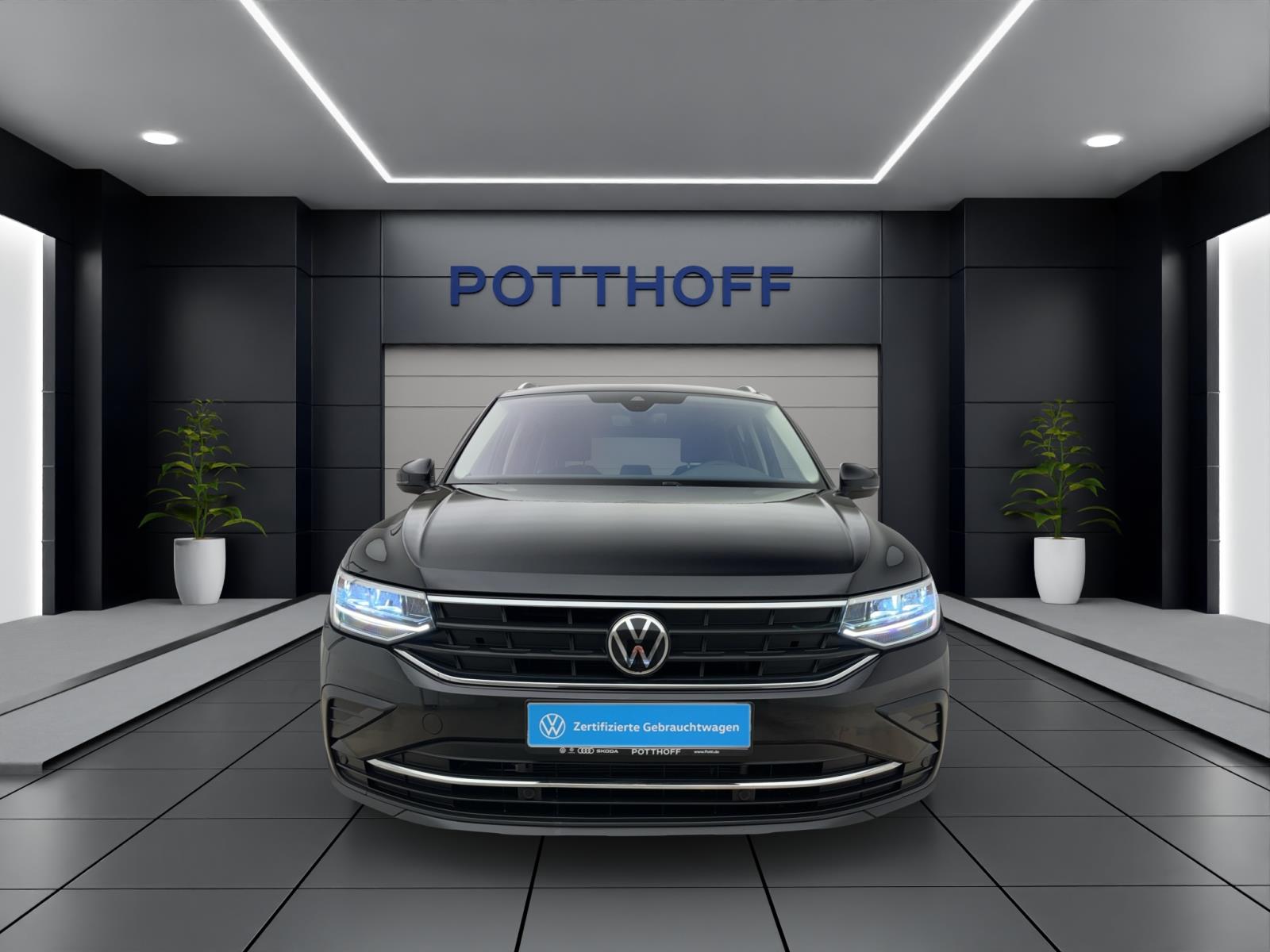 Volkswagen Tiguan 1.5 TSI Active Navi LED IQ.Drive RearView LaneAssist Sitzhzg