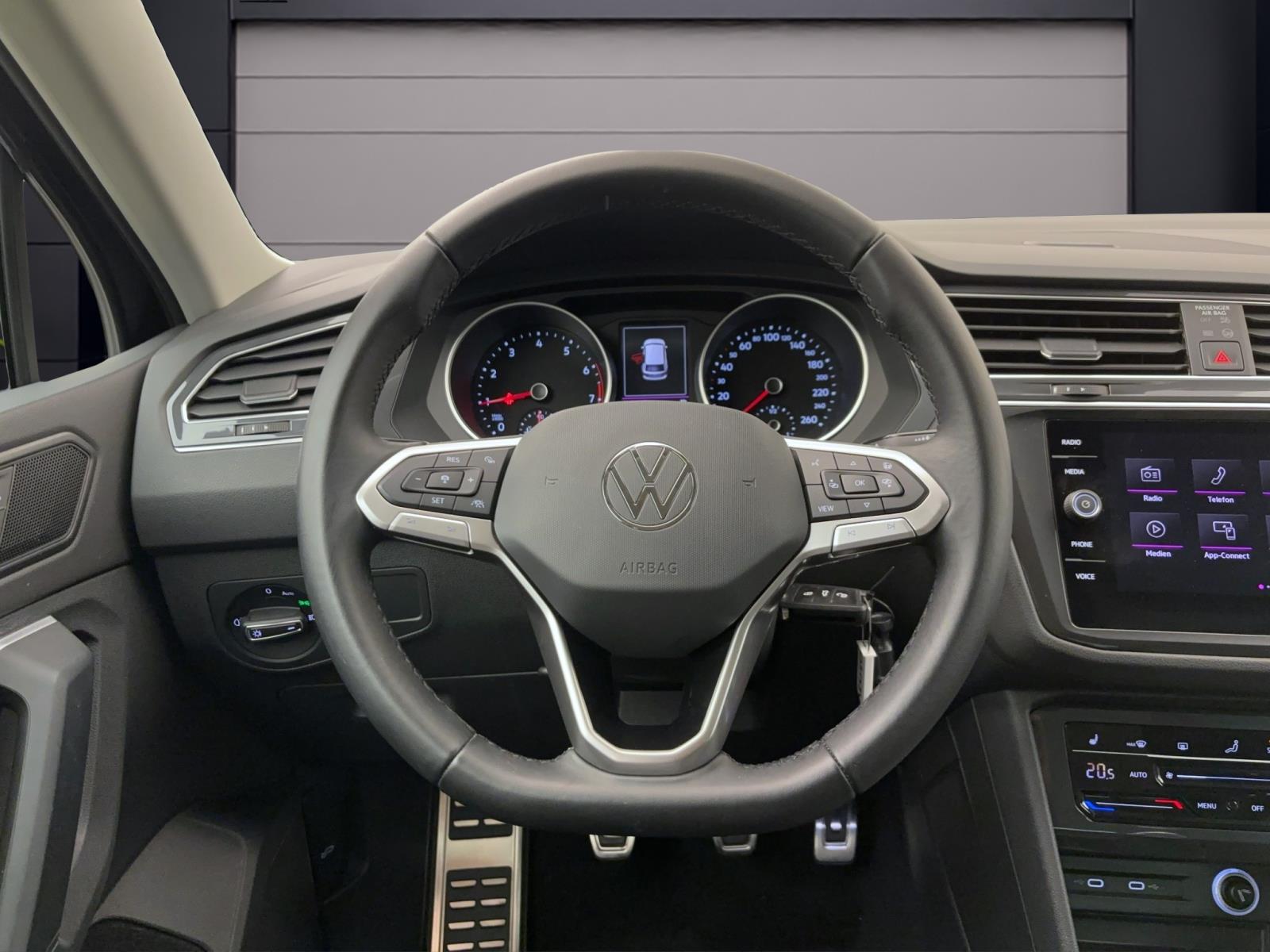 Volkswagen Tiguan 1.5 TSI Active Navi LED IQ.Drive RearView LaneAssist Sitzhzg