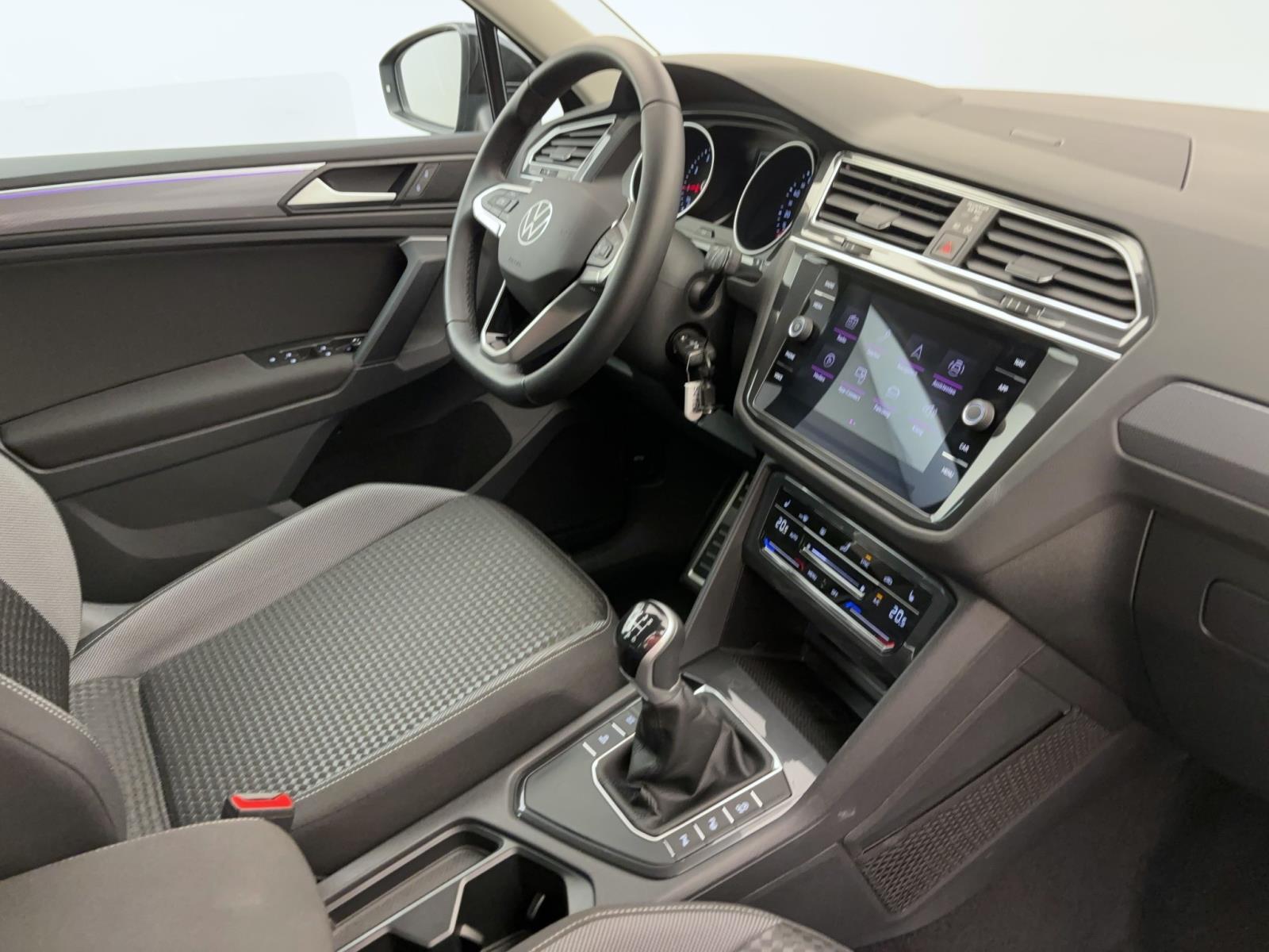 Volkswagen Tiguan 1.5 TSI Active Navi LED IQ.Drive RearView LaneAssist Sitzhzg