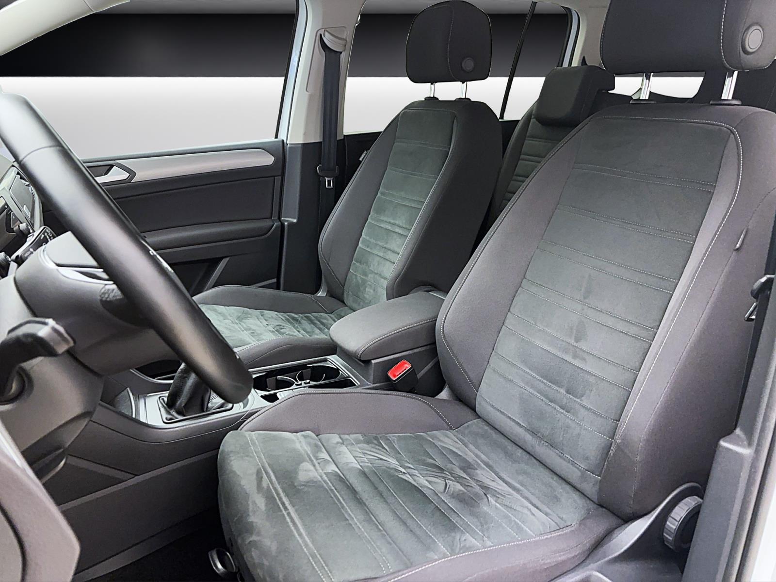 Volkswagen Touran 2.0 TDI ComfortlineNavi AHK ACC ParkAssist Sitzhzg
