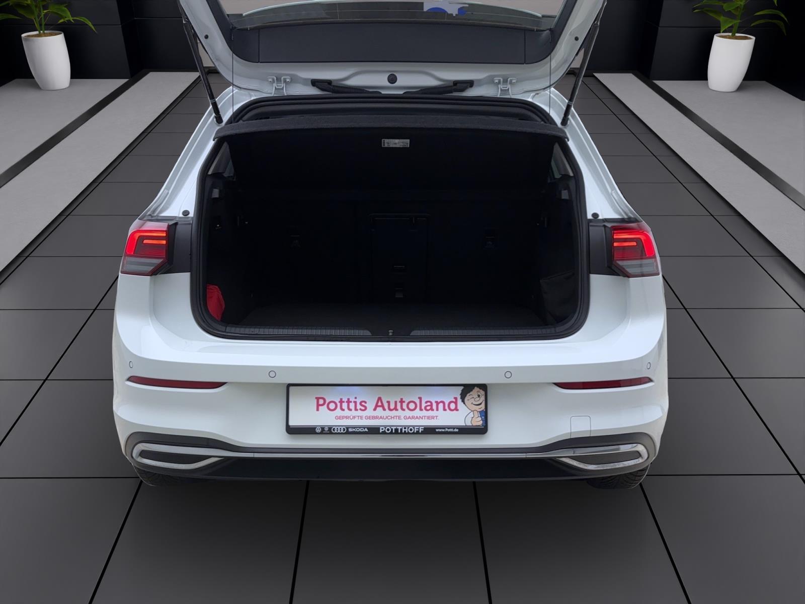 Volkswagen Golf 8 2.0 TDI DSG MoveNavi AHK LED RearView ACC Sitzhzg