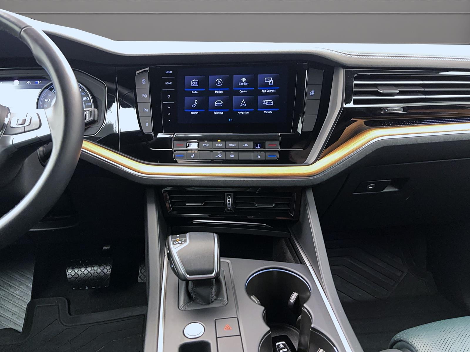 Volkswagen Touareg 3.0 TDI V6 Tiptronic 4Motion Standhzg AHK Luft Navi LED RearView HUD