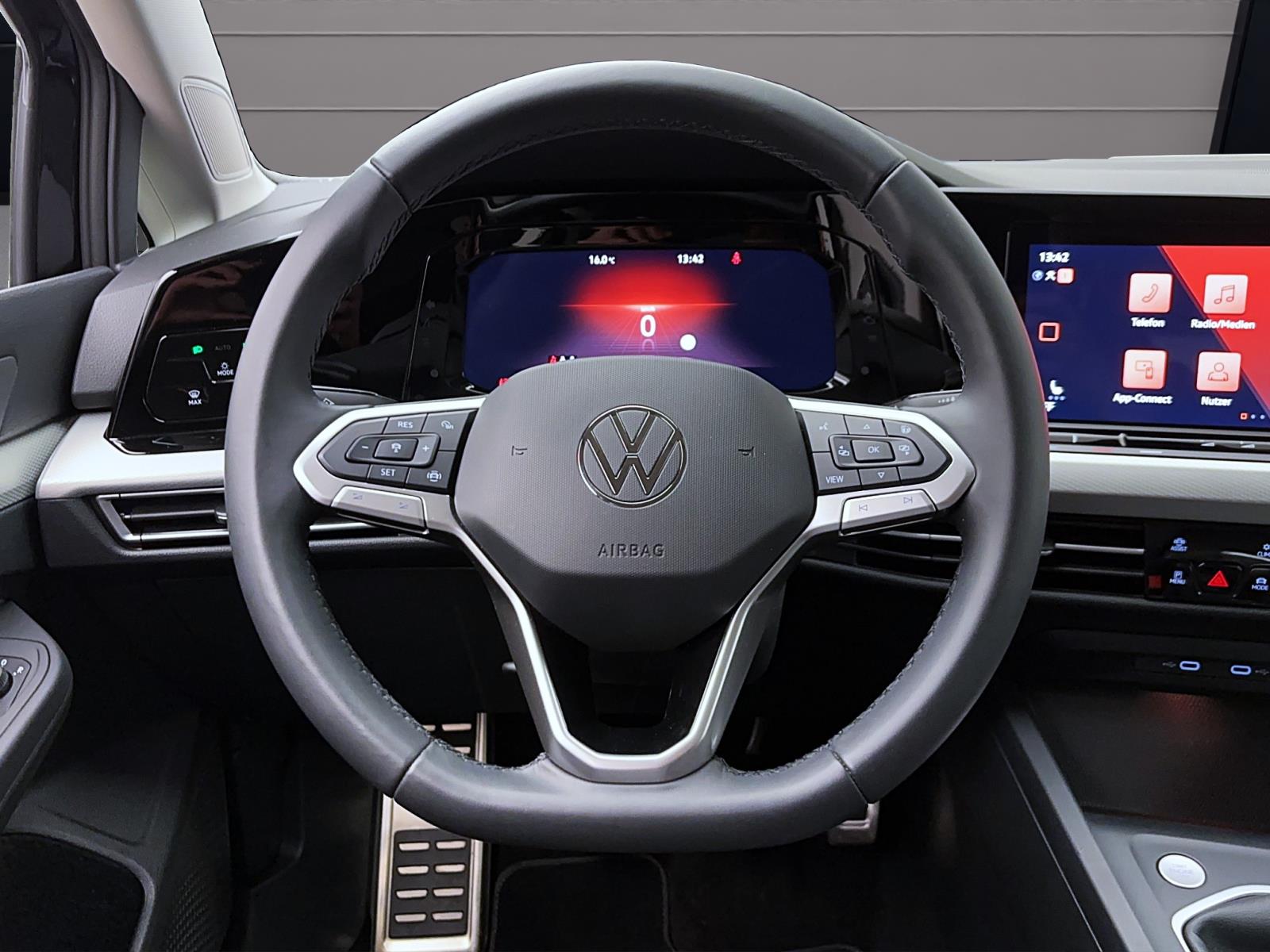 Volkswagen Golf 8 1.5 TSI MoveNavi LED ACC Sitzhzg LaneAssist