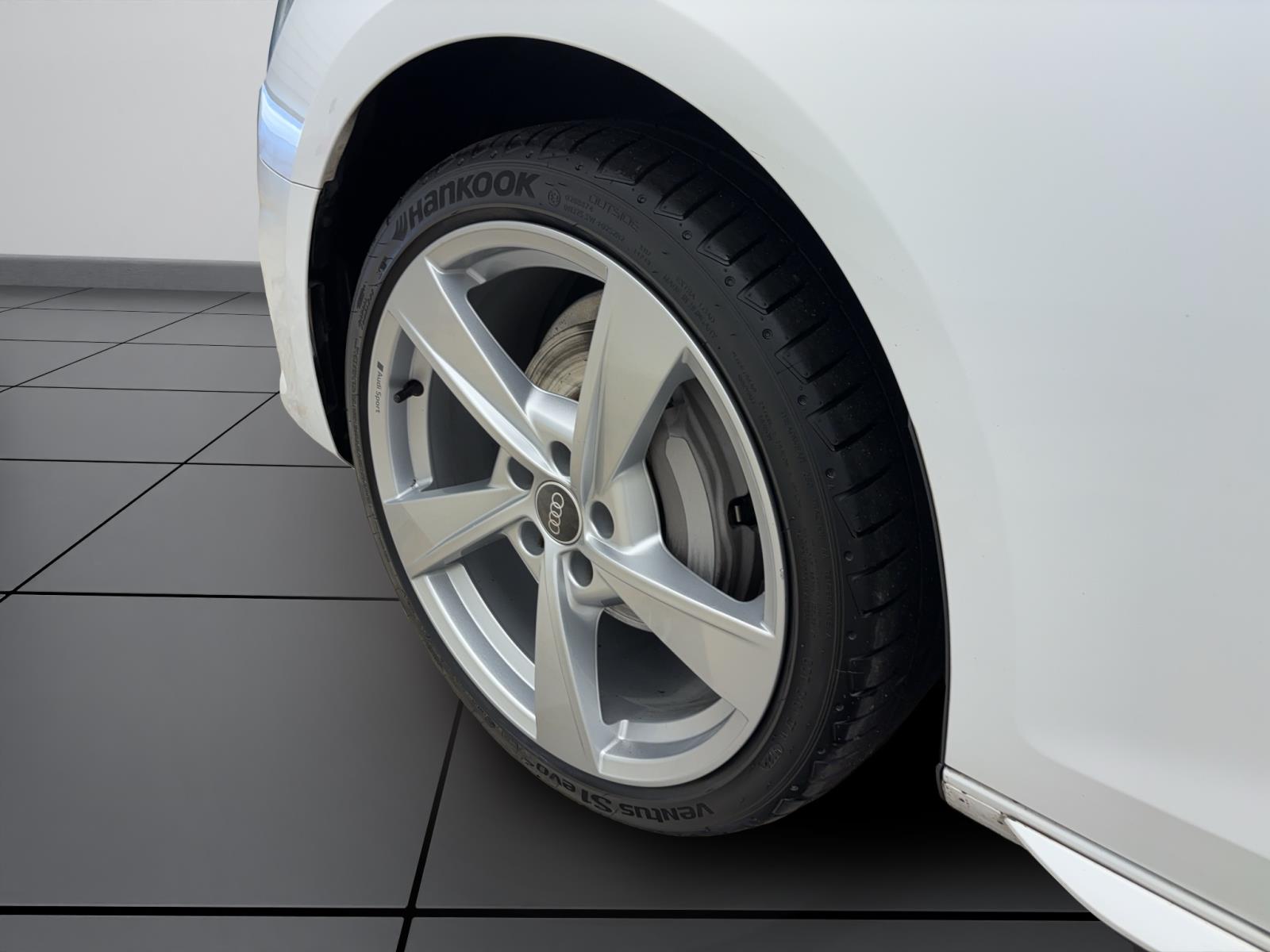 Audi A4 Avant 40 TDI advancedAHK ACC PDC Kamera LED Navi Sitzhzg