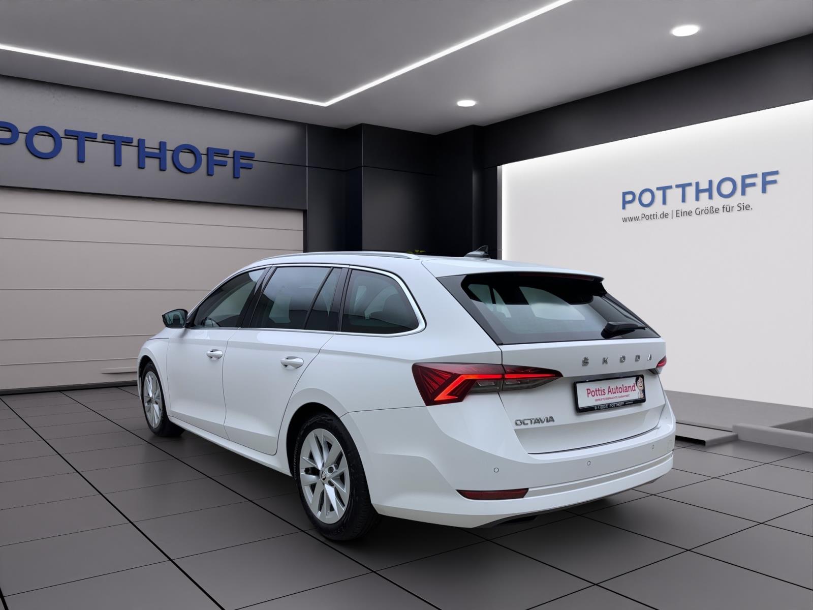 Skoda Octavia Combi 2.0 TDI StyleAHK ACC PDC LED Navi SmartLink Sitzhzg