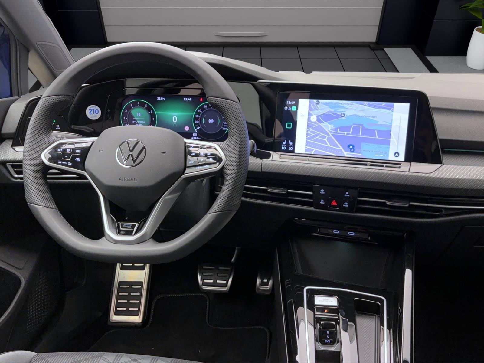 Volkswagen Golf 8 1.5 eTSI DSG R-Line Navi LED ACC TravelAssist Sitzhzg