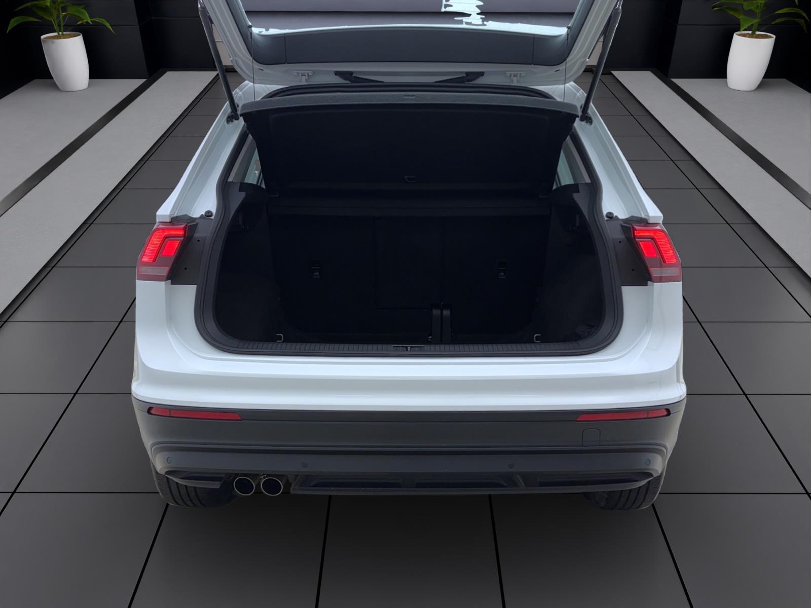 Volkswagen Tiguan 1.5 TSI Comfortline RearView ParkAssist LaneAssist Sitzhzg