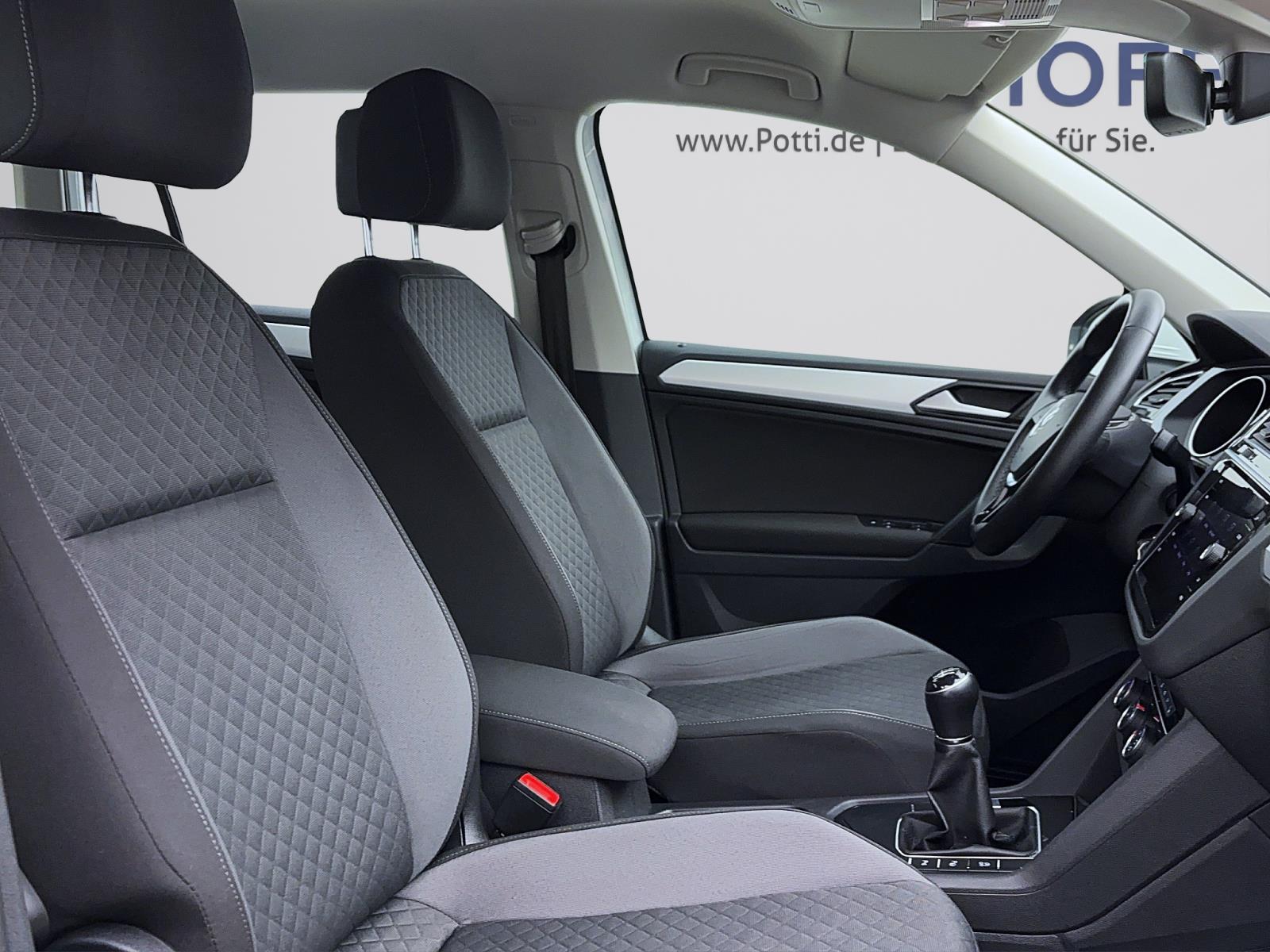 Volkswagen Tiguan 1.5 TSI Comfortline RearView ParkAssist LaneAssist Sitzhzg