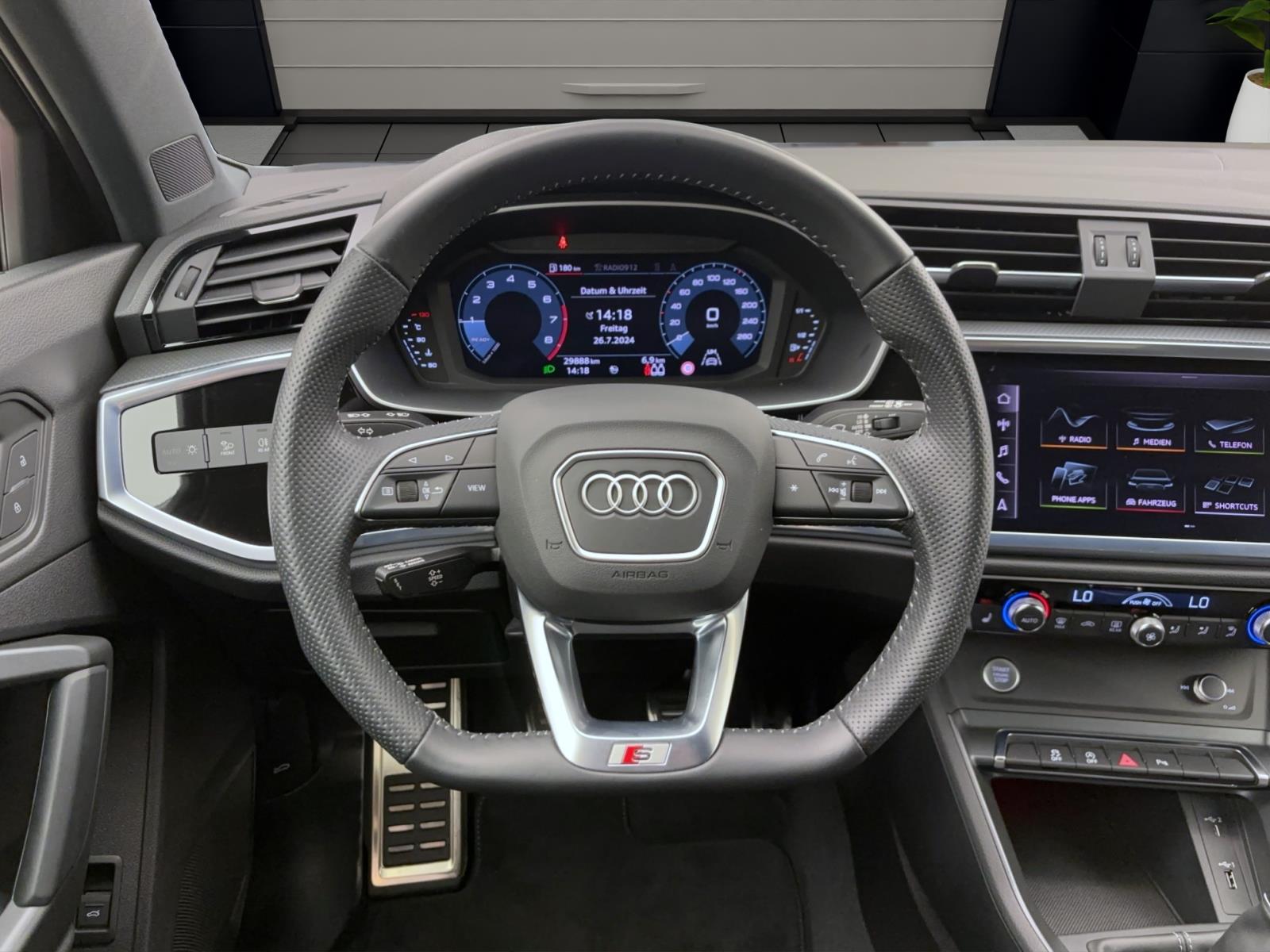 Audi Q3 35 TFSI S linePDC LED Navi Sitzhzg