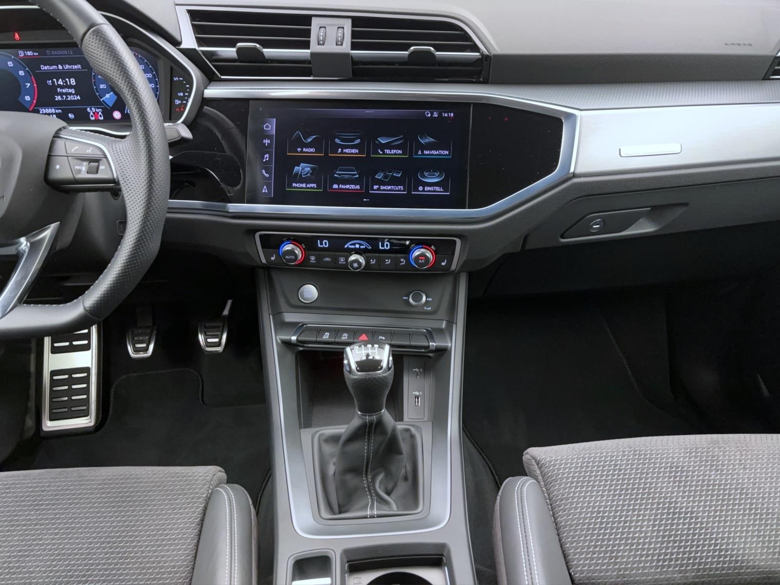 Audi Q3 35 TFSI S linePDC LED Navi Sitzhzg