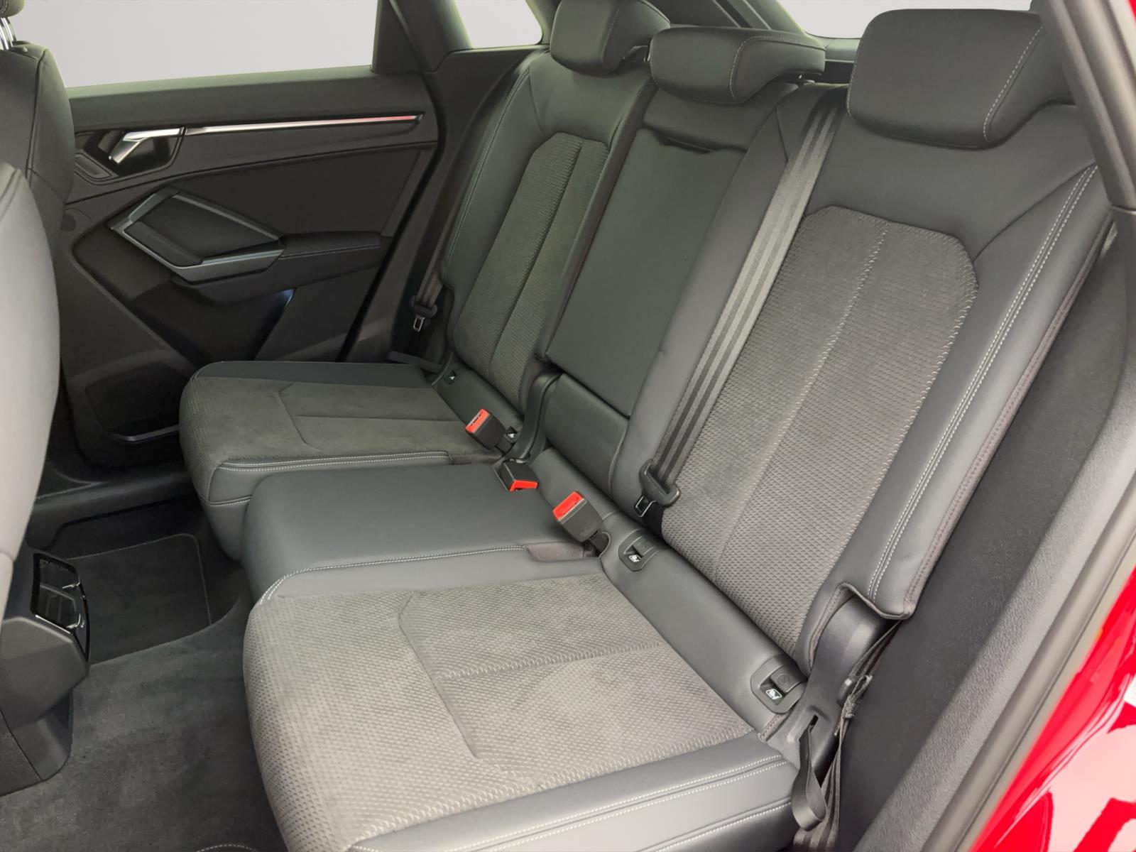 Audi Q3 35 TFSI S linePDC LED Navi Sitzhzg