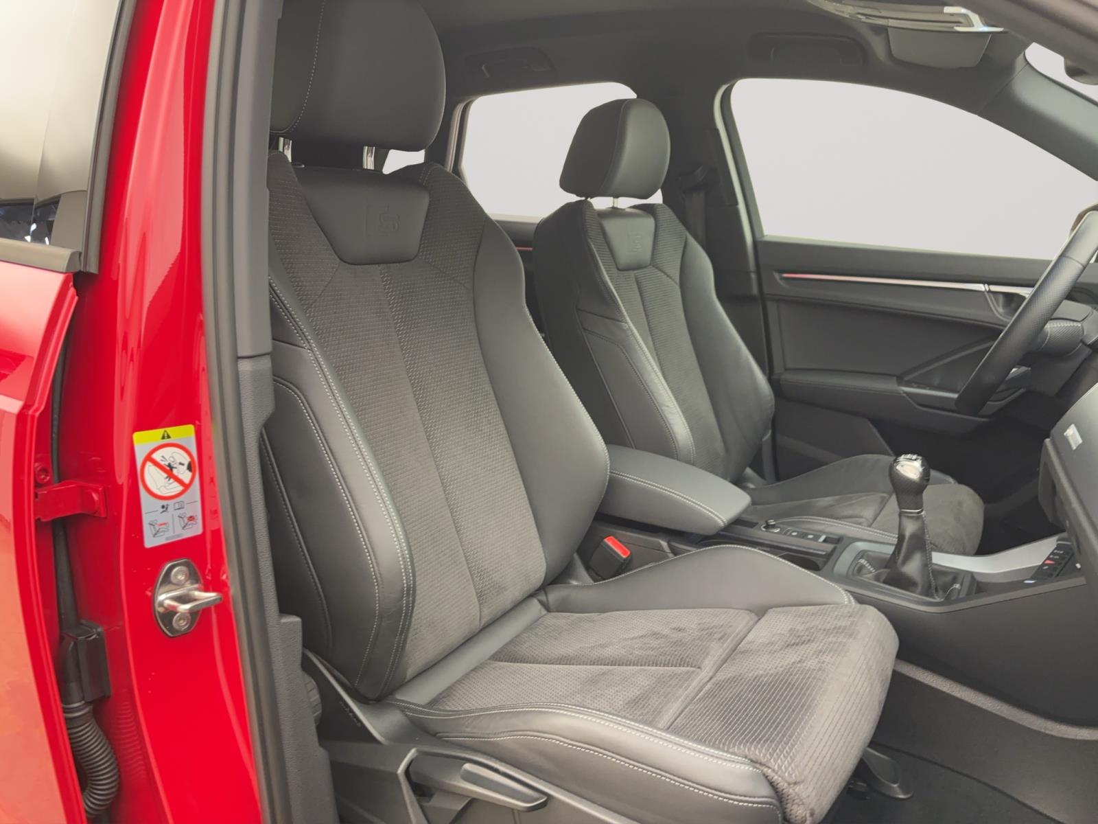 Audi Q3 35 TFSI S linePDC LED Navi Sitzhzg