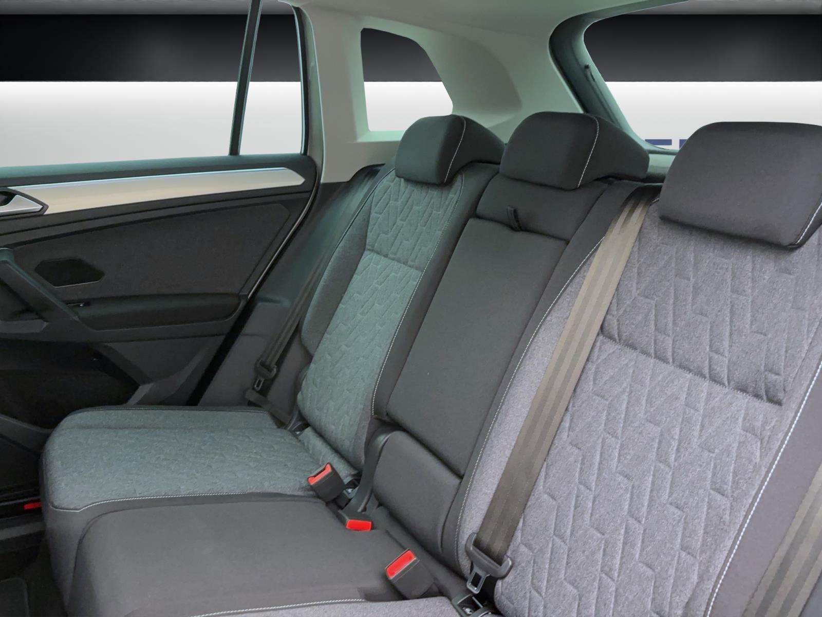 Volkswagen Tiguan 1.5 TSI Move Navi LED RearView LaneAssist Sitzhzg