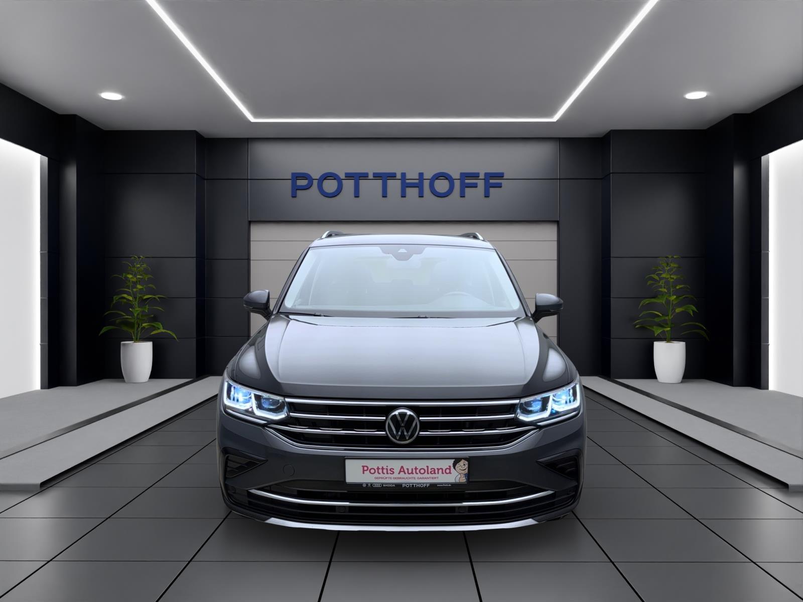 Volkswagen Tiguan 2.0 TDI DSG Elegance 4Motion AHK Navi RearView ACC LaneAssist