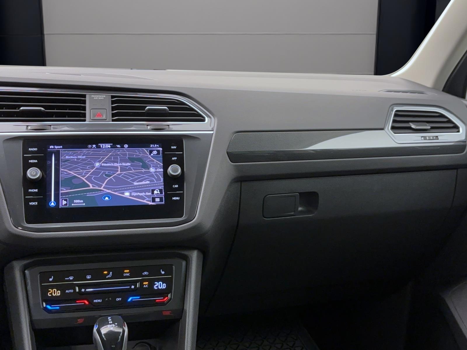 Volkswagen Tiguan 2.0 TDI DSG Elegance 4Motion AHK Navi RearView ACC LaneAssist