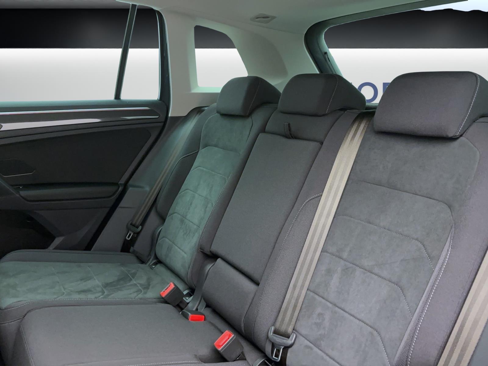 Volkswagen Tiguan 2.0 TDI DSG Elegance 4Motion AHK Navi RearView ACC LaneAssist
