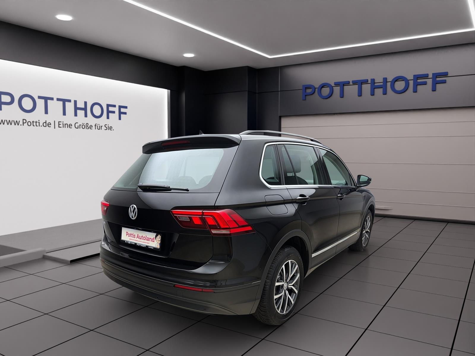 Volkswagen Tiguan 1.5 TSI ComfortlineAHK RearView Sitzhzg LaneAssist
