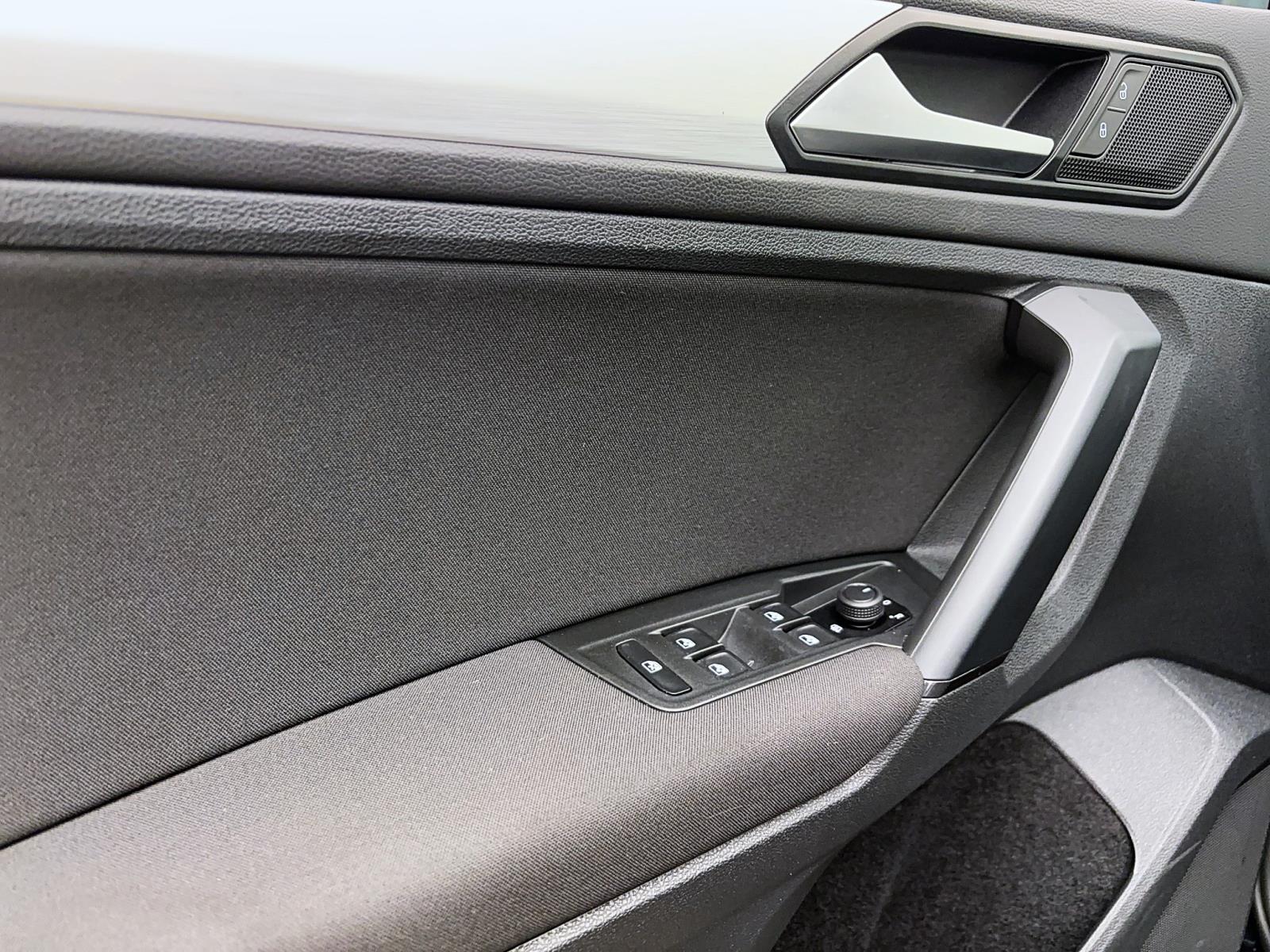 Volkswagen Tiguan 1.5 TSI ComfortlineAHK RearView Sitzhzg LaneAssist