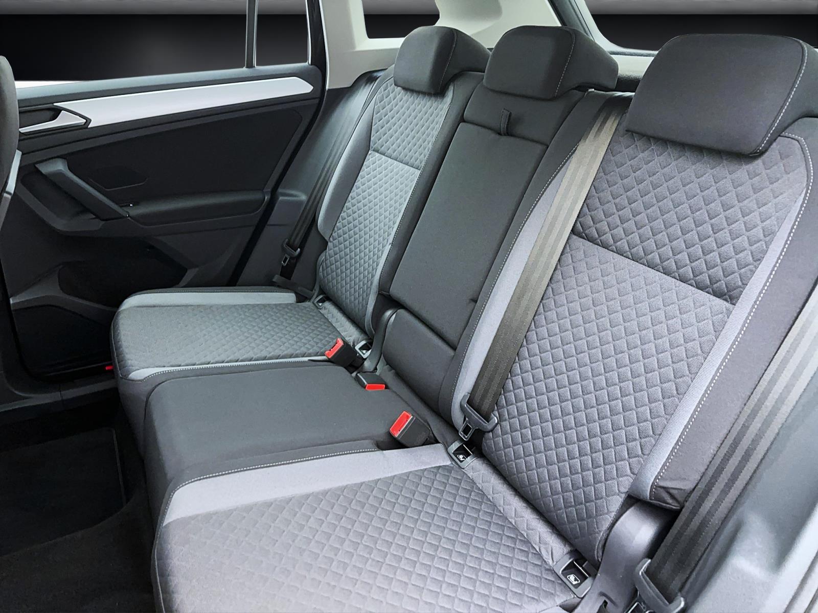Volkswagen Tiguan 1.5 TSI ComfortlineAHK RearView Sitzhzg LaneAssist