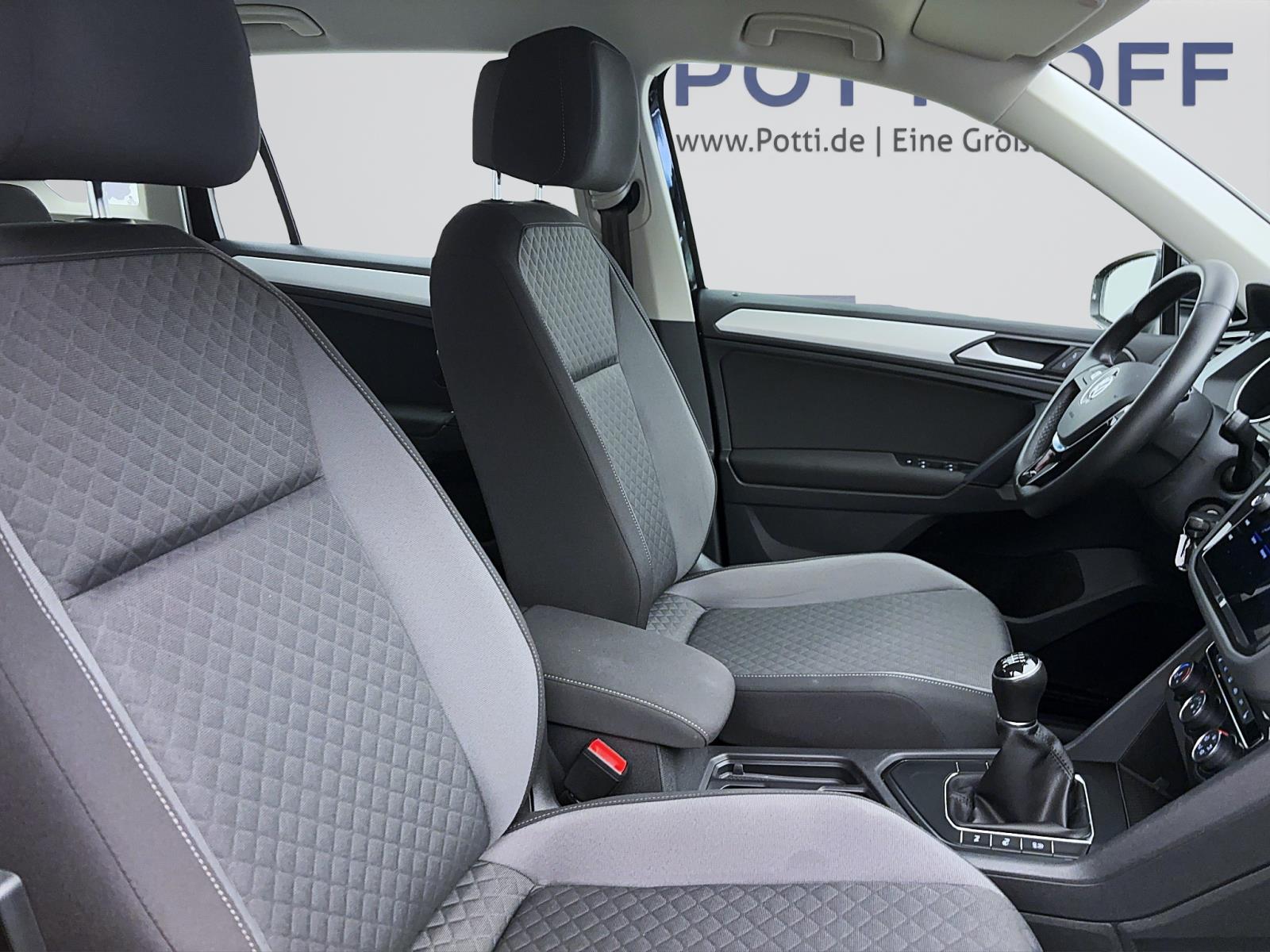 Volkswagen Tiguan 1.5 TSI ComfortlineAHK RearView Sitzhzg LaneAssist