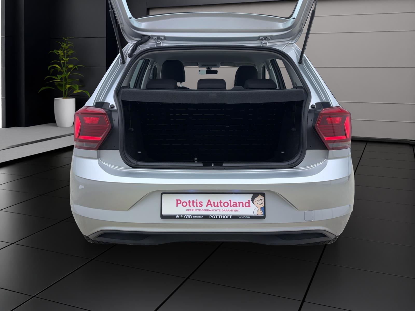 Volkswagen Polo 1.0 MPI Climatic FrontAssist GRA