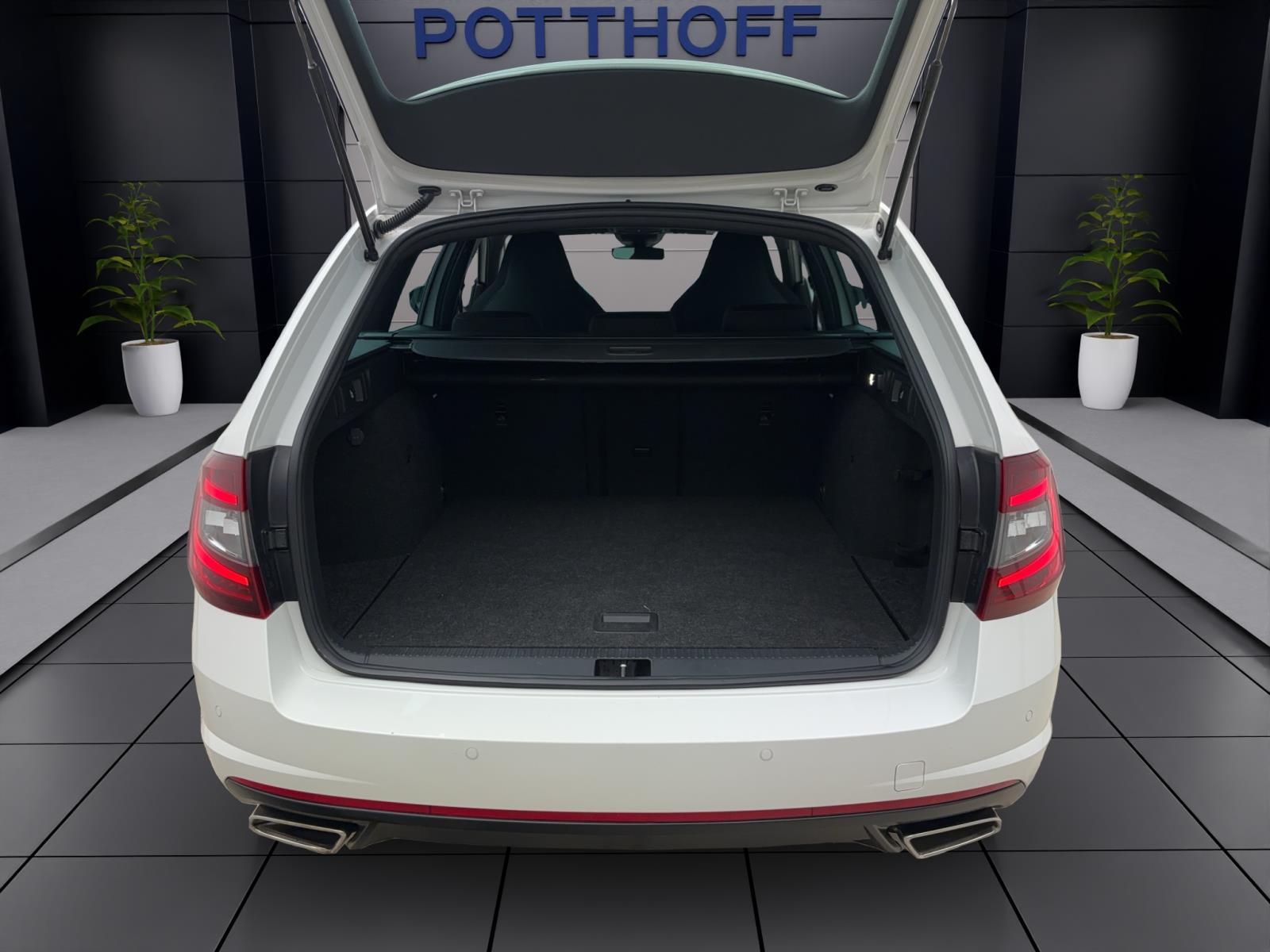 Skoda Octavia Combi 2.0 TDI DSG RSACC PDC LED Navi SmartLink Sitzhzg