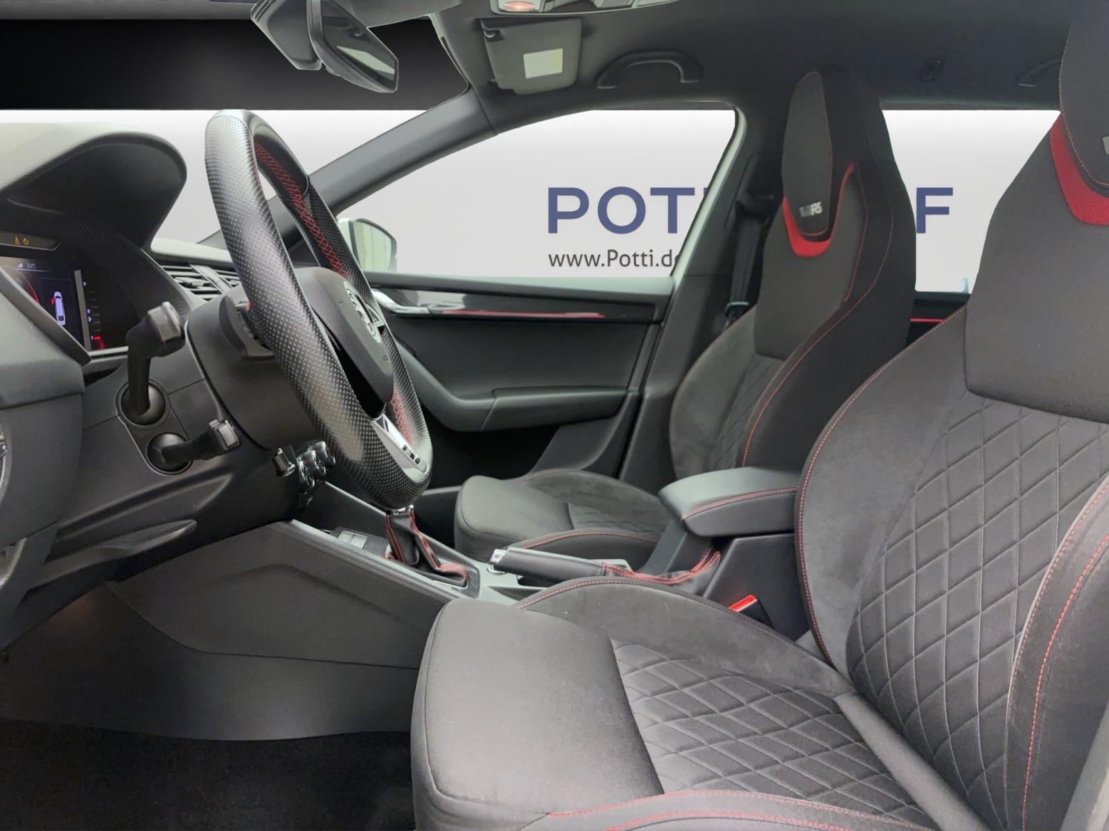 Skoda Octavia Combi 2.0 TDI DSG RSACC PDC LED Navi SmartLink Sitzhzg