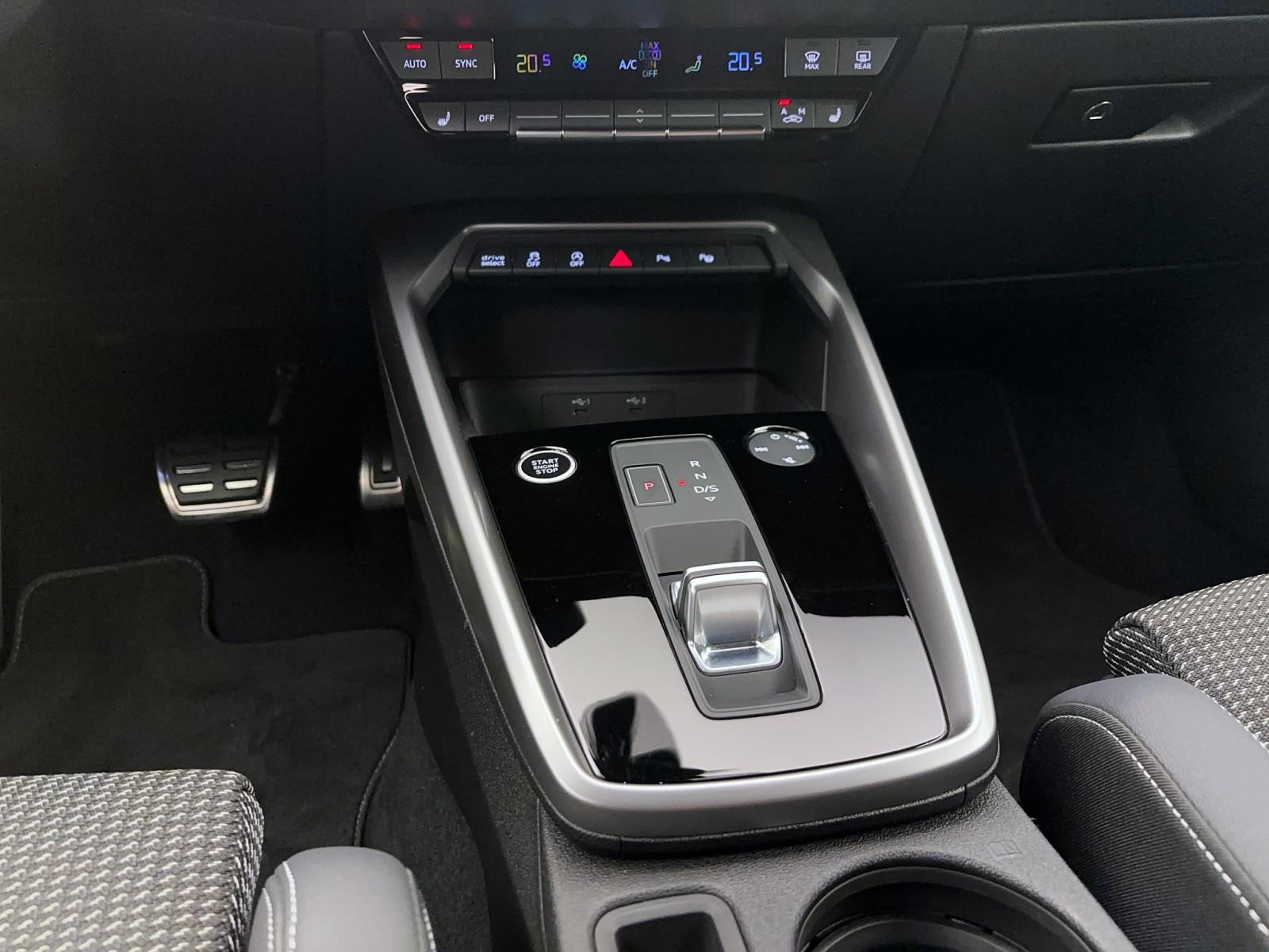 Audi A3 Sportback 40 TFSI q S lineAHK ACC ParkAssist LED Navi Sitzhzg