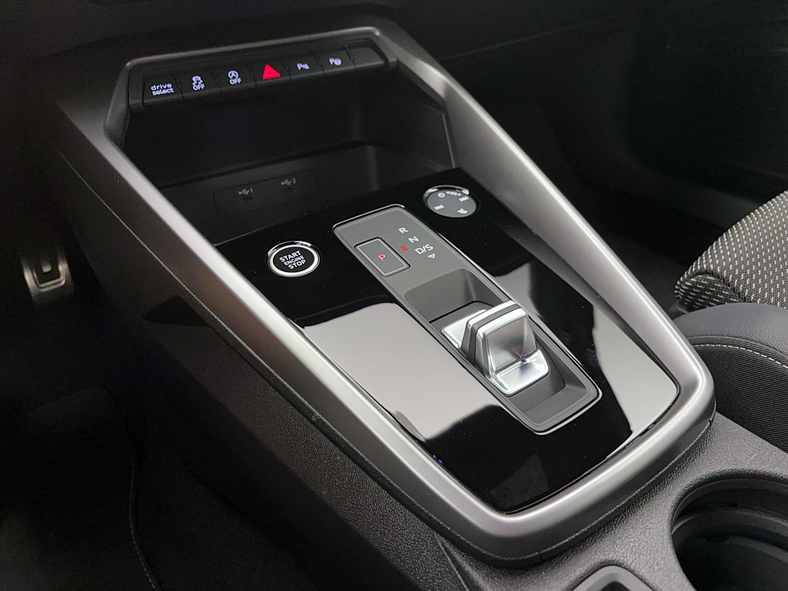Audi A3 Sportback 40 TFSI q S lineAHK ACC ParkAssist LED Navi Sitzhzg