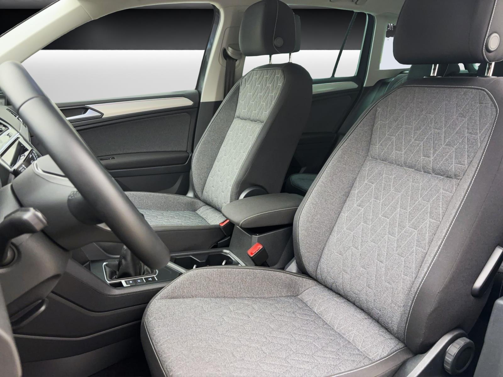 Volkswagen Tiguan 2.0 TDI MoveNavi AHK RearView LED ACC LightAssist