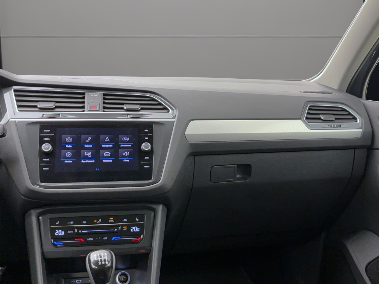Volkswagen Tiguan 2.0 TDI MoveNavi AHK RearView LED ACC LightAssist