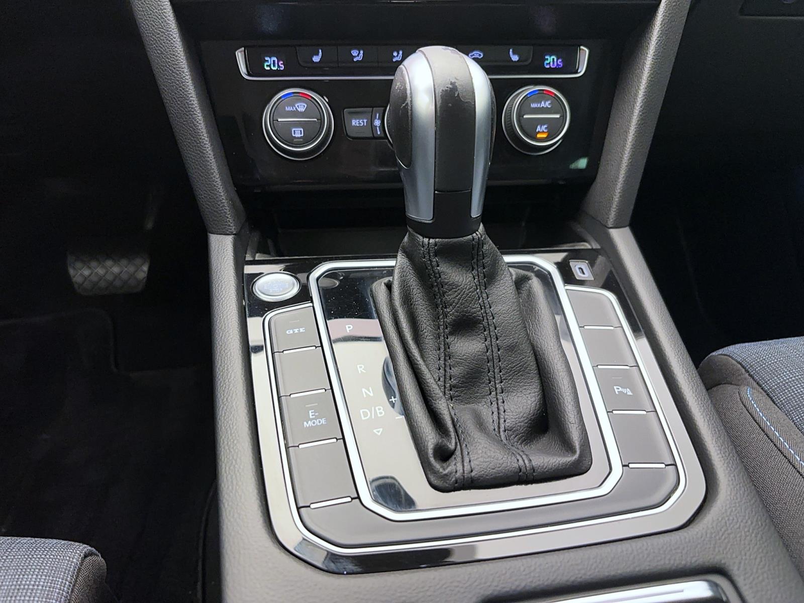Volkswagen Passat Variant 1.4 TSI eHybrid DSG GTE Navi AHK LED ACC TravelAssist
