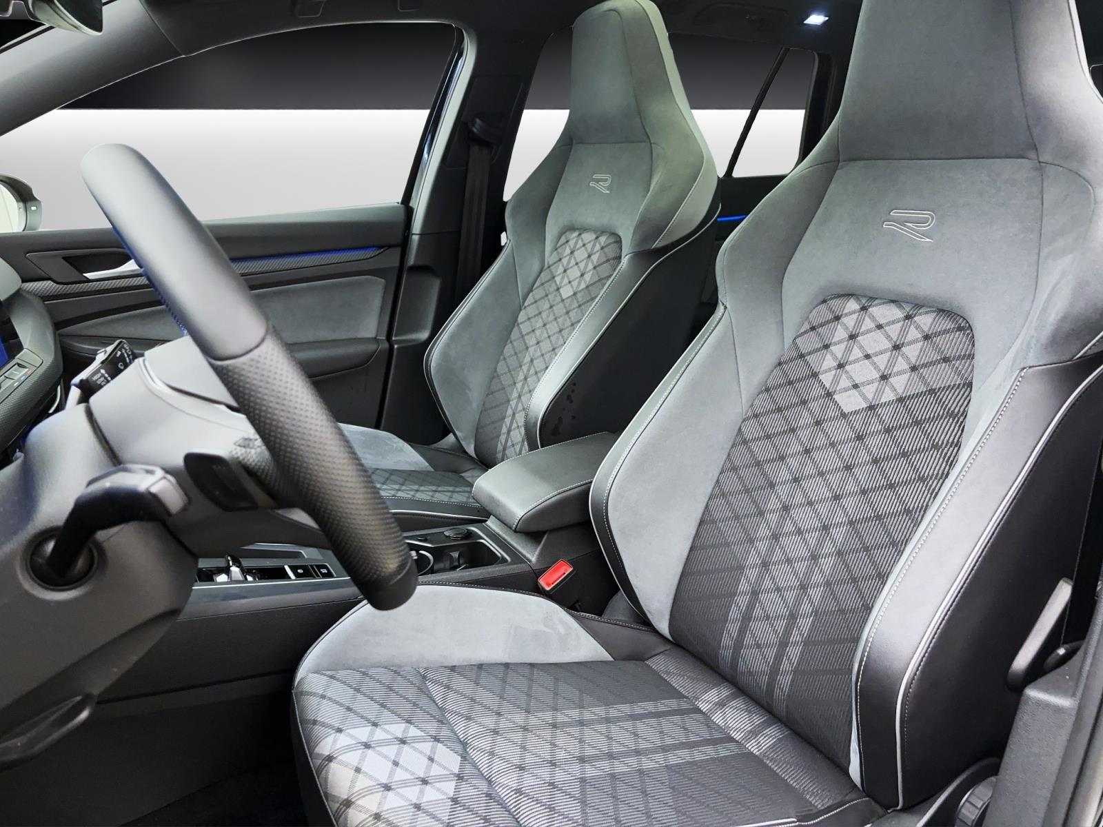 Volkswagen Golf Variant 8 2.0 TDI DSG R-LinePano IQ.Light Navi TravelAssist
